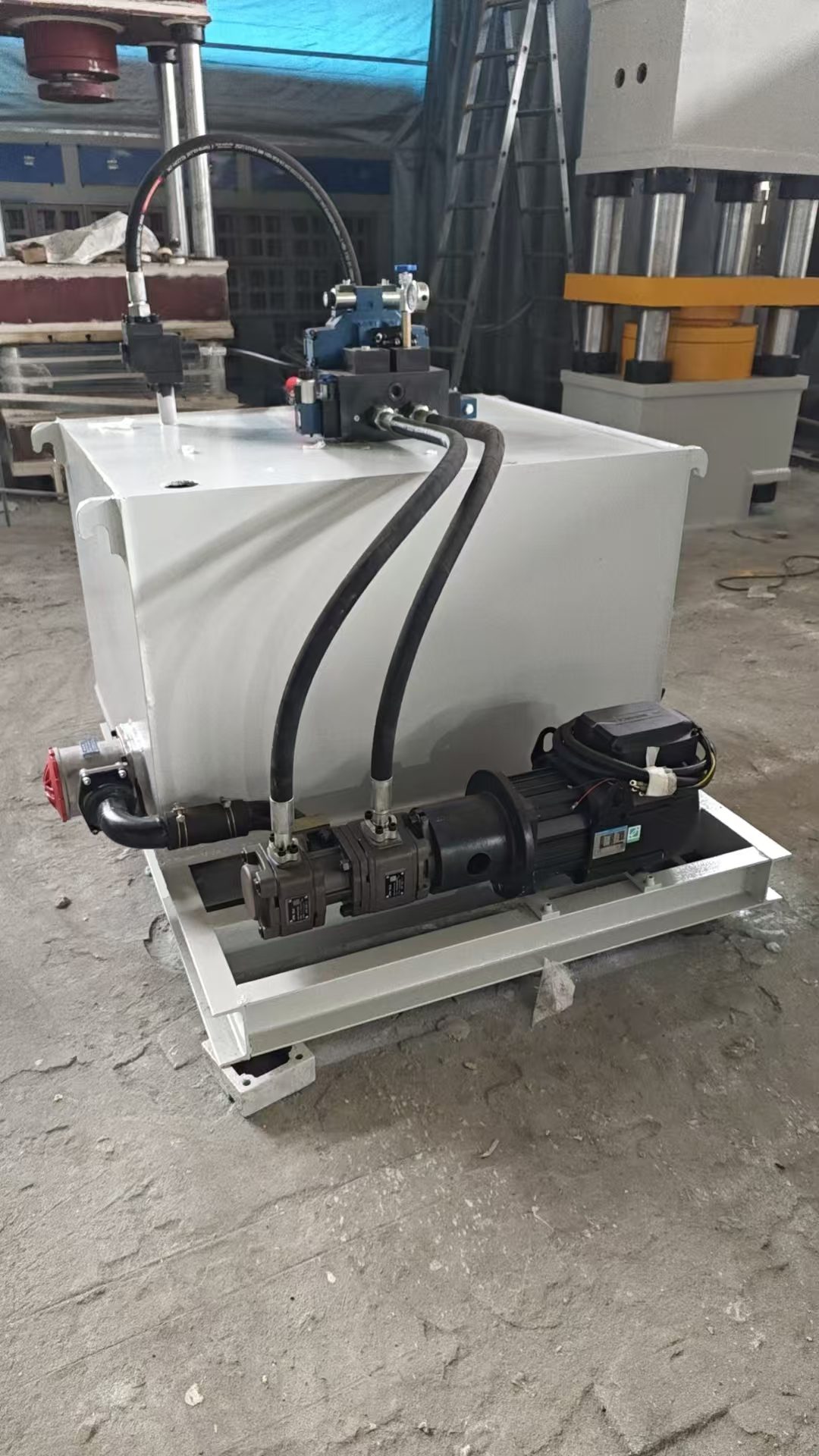 Hydraulic press
